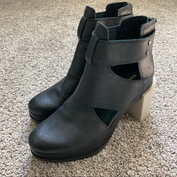 sorel margo cut out boot